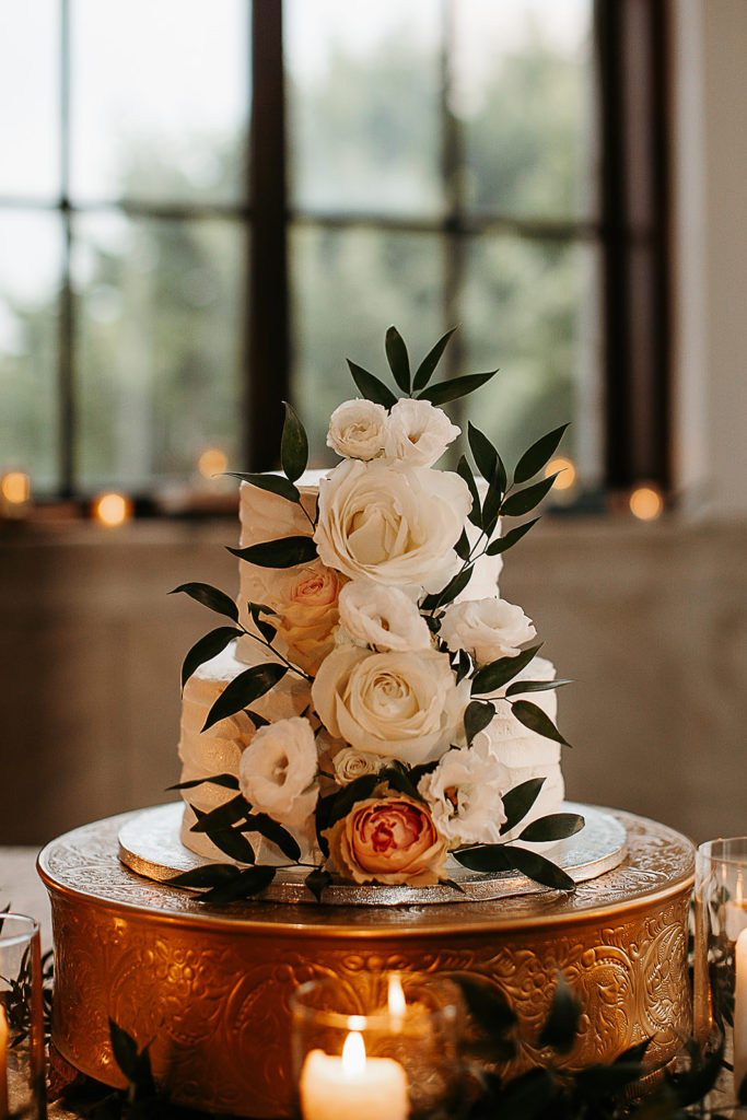 wedding cake elegant and modern